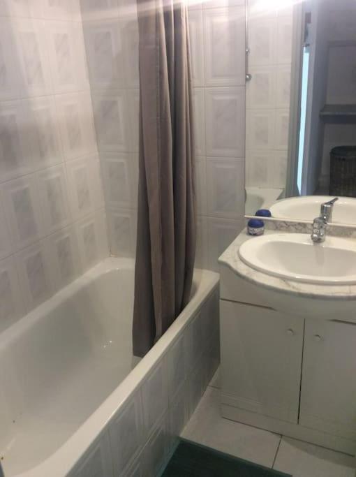 Jolie Petite Villa Climatisee Proche De La Mer 托雷伊 外观 照片
